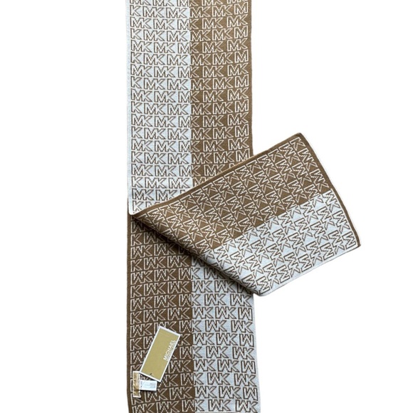 Michael Kors Sognature Logo Scarf - Picture 5 of 6